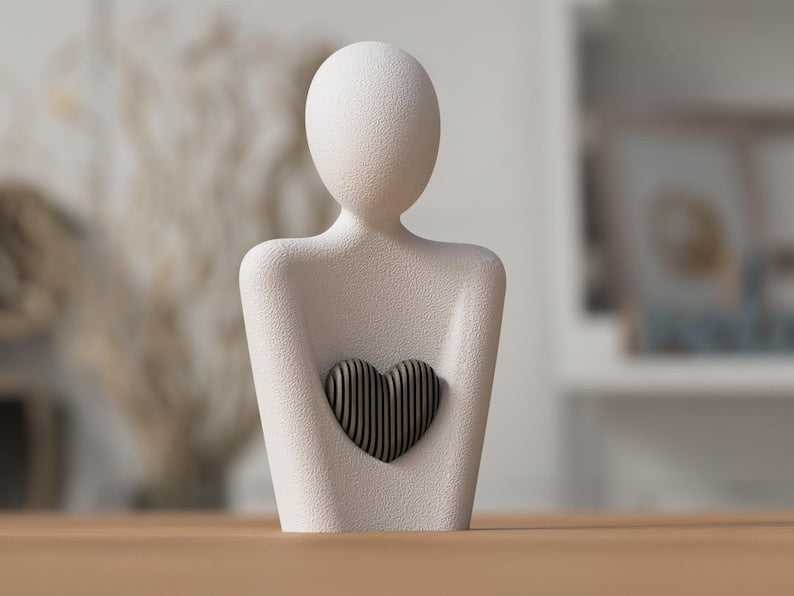 Muttertags Statue Figur mit Herz, 3D-gedruckt, verschiedene Farben, Deko-Objekt