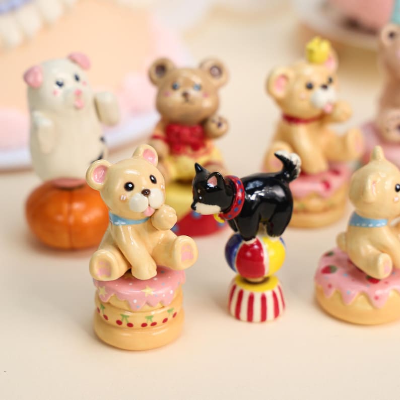 Handbemalte Keramik Zirkus Tierfiguren Miniatur Bär und Hund Cake Topper für Haus und Auto Dekoration