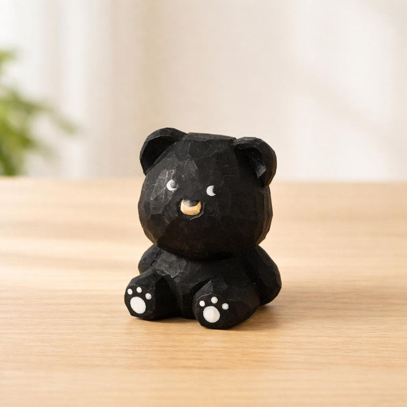 Kleine hölzerne Bärenfigur, sitzender Teddybär, lackiertes Holz, Schreibtisch- und Regaldekoration, Höhe 5,1 cm, mehrere Farben