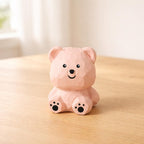 Kleine hölzerne Bärenfigur, sitzender Teddybär, lackiertes Holz, Schreibtisch- und Regaldekoration, Höhe 5,1 cm, mehrere Farben