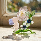 Glasmaus Blumenfigurine, Miniatur Tierblumen Skulptur aus Lampenglas, smaragdgrüne Ranken und semi-transparente Blütenblätter, Dekorative Glasskulptur für Schreibtisch und Fensterbank