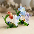 Glasmaus Blumenfigurine, Miniatur Tierblumen Skulptur aus Lampenglas, smaragdgrüne Ranken und semi-transparente Blütenblätter, Dekorative Glasskulptur für Schreibtisch und Fensterbank