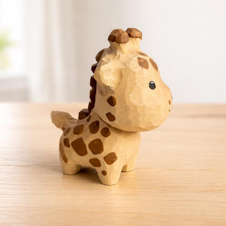 Holz Giraffenfigur, kleine bemalte Giraffenstatue für Schreibtisch, Regal oder Tischdisplay, Tierdekor