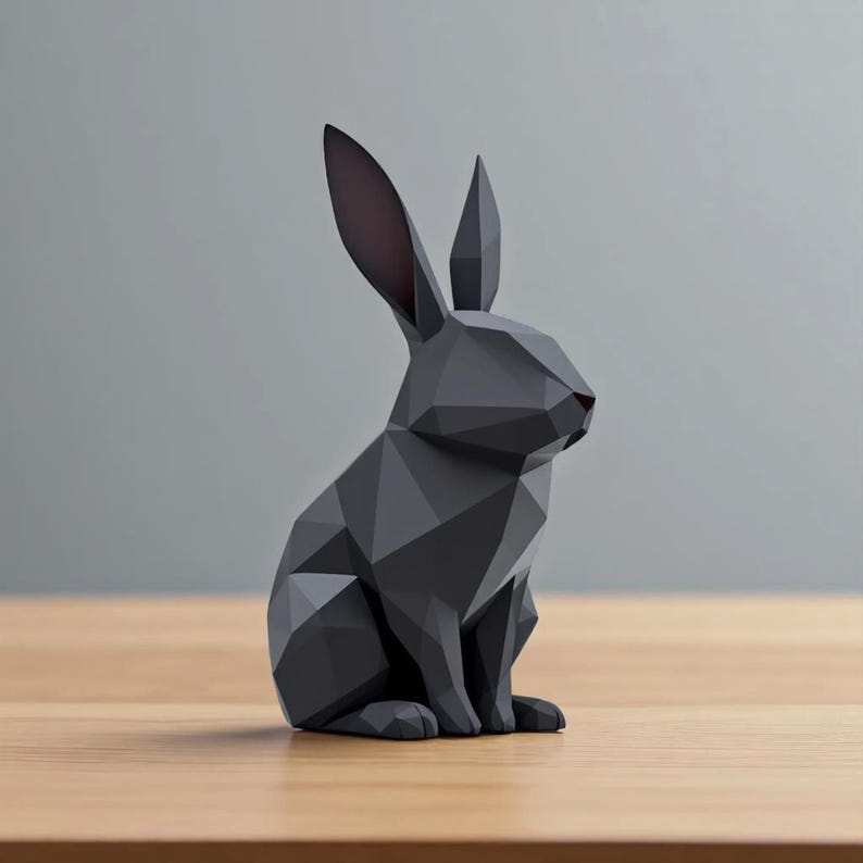 Low Poly Hase Skulptur – Geometrische Hasenfigur aus PLA – Minimalistische Osterdeko – Skandi Japandi Deko – 100–300 mm