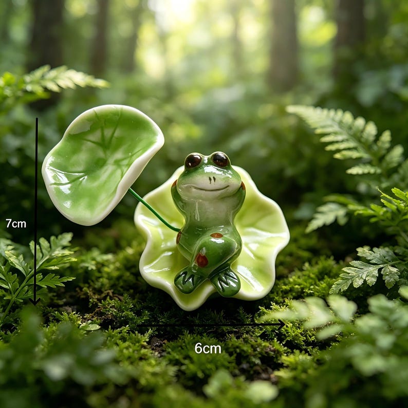 Handgefertigte grüne Keramik Frosch Figur, 6x7x10 cm, Drehbar, Regal Dekor, Schreibtisch Dekor, Geschenk für Pflanzenliebhaber