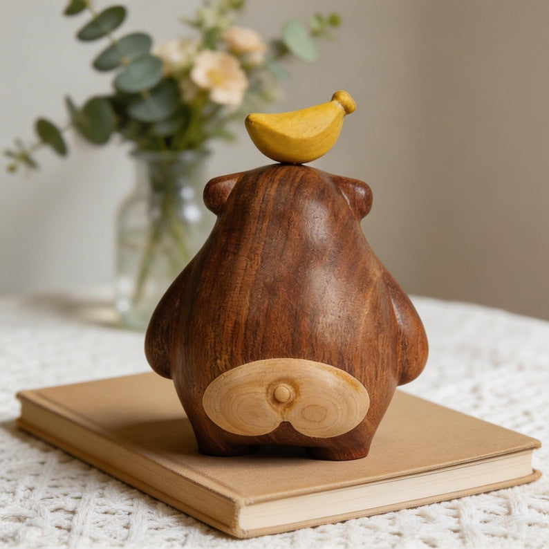 Holzbärenfigur mit Vogel, rustikale Waldtierstatue, handgefertigte Schreibtisch- und Regaldekoration, 10 cm