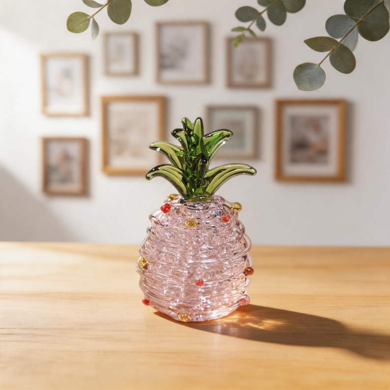 Mini Glas Ananas Figur 6,5 cm, Blau oder Rosa, Tropisches Obst Ornament, Schreibtisch Dekoration, Regal Deko
