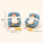 Handgefertigte Polymer Clay Entenfigur auf Sofa, 10 cm, Deko für Regal und Schreibtisch, für Entenliebhaber