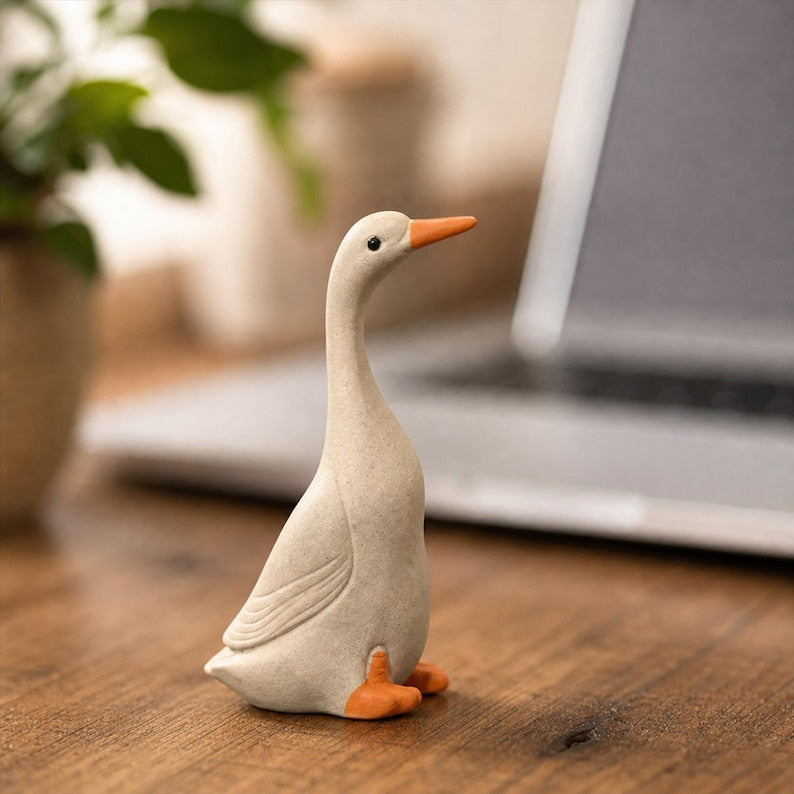 Handgefertigte Keramik Gans Figur, minimalistische Nature Art Miniatur Dekoration, 3,5 x 8 cm