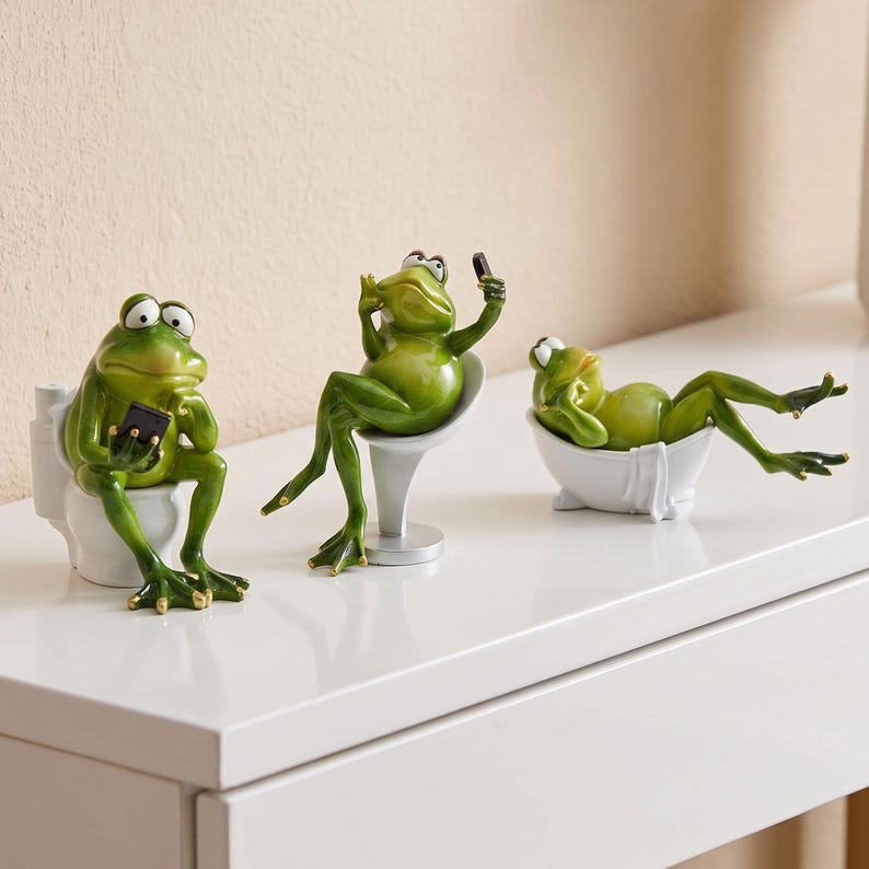 Frosch-Badezimmerfigur aus Kunstharz, handbemalte Toilettenfigur mit Telefon, 3 Ausführungen, Höhe 10–18 cm