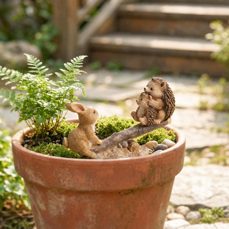 Wippenfigur aus Kunstharz: Hase und Igel, minimalistische Regaldekoration, 2 Größen