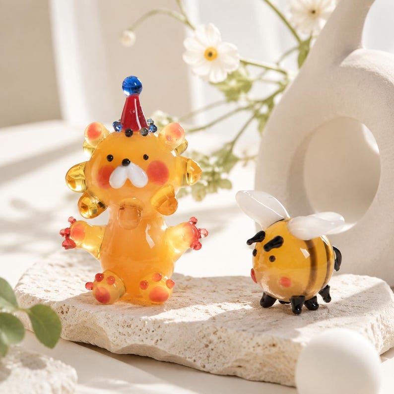 Mundgeblasene Mini-Tierfiguren aus Glas, Löwen- und Bienen-Skulpturen, 2,5–5 cm, Tischdekoration, Sammlerstück